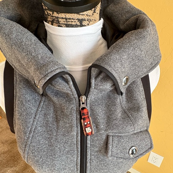 Burton women’s Jackets & Coats | Over-Sized Hooded Vest - Picture 6 of 12